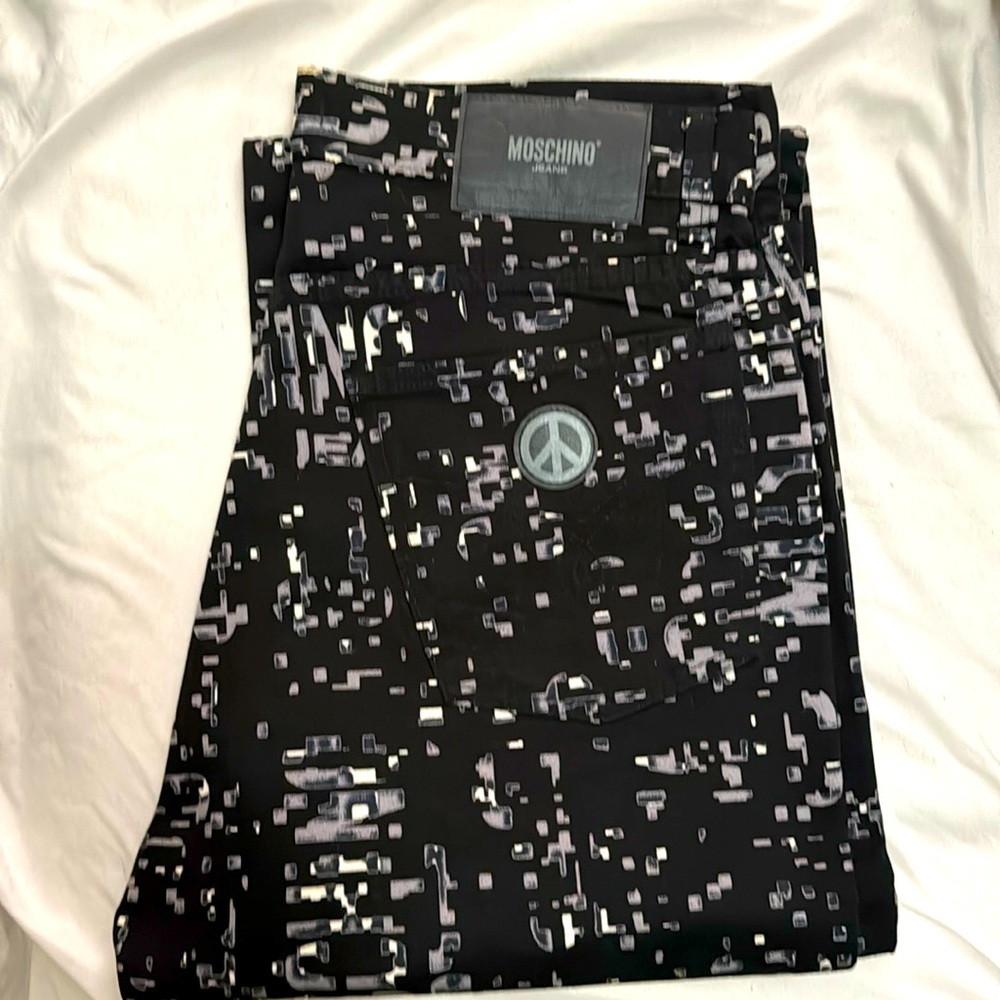 Moschino jeans size 33
